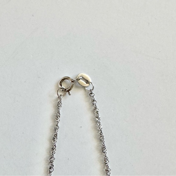 Elegant Sterling Silver 925 Pearl Necklace - Picture 3 of 5